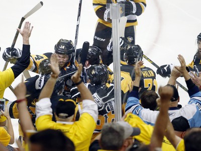Pittsburgh Penguins vyhral aj druhý zápas finálovej série vďaka gólu Conora Shearyho
