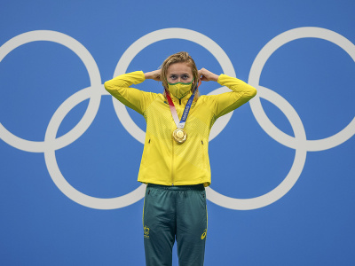 Austrálska plavkyňa Ariarne Titmusová získala na OH 2020 v Tokiu zlatú medailu na 400 m v.sp