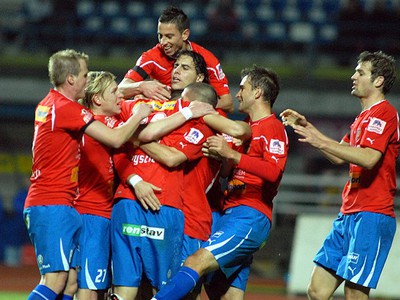 Plzeň naďalej valcuje