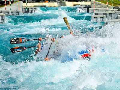 Olympijská pochodeň na vodnoslalomárskej