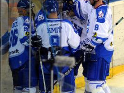 Hokejisti Popradu pri triumfe v Košiciach