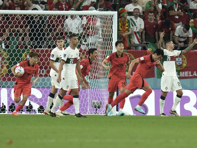 Kórejskí futbalisti sa radujú z gólu