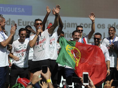 Oslavy portugalských futbalistov pred domácimi fanúšikmi