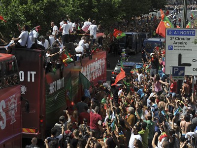 Oslavy portugalských futbalistov pred domácimi fanúšikmi
