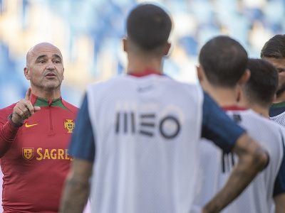 Tréner portugalskej futbalovej reprezentácie Roberto Martínez počas tréningu pred piatkovým zápasom kvalifikácie ME 2024 Slovensko - Portugalsko