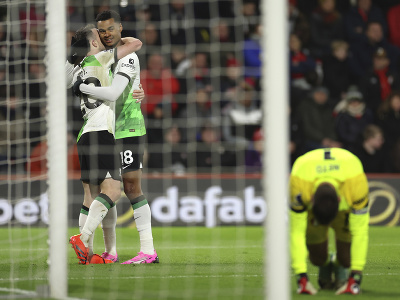 Diogo Jota a Cody Gakpo oslavujú gól Liverpoolu