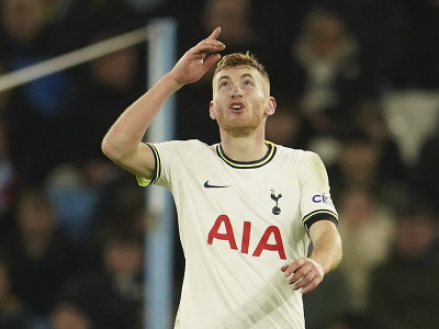 Futbalista Tottenhamu Dejan Kuluševski sa teší po strelení gólu
