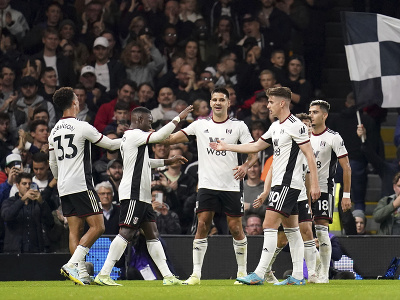 Hráči Fulhamu oslavujú gól