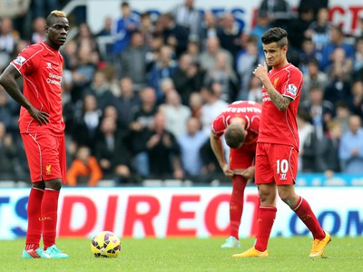 Mario Balotelli (vľavo) a Phillippe Coutinho