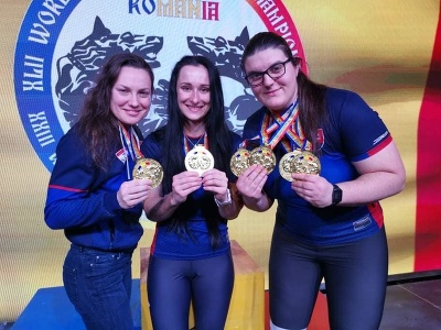 Martinkovičová a Bajčiová získali zlaté medaily v pravačke