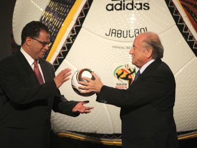 Sepp Blatter a Danny Jordaan