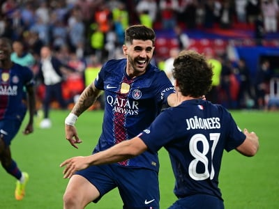 Na snímke radosť hráčov PSG