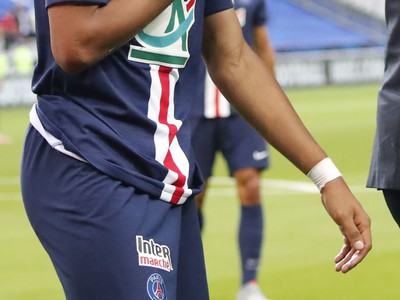 Kylian Mbappé po faule súpera nedohral finále Francúzskeho pohára