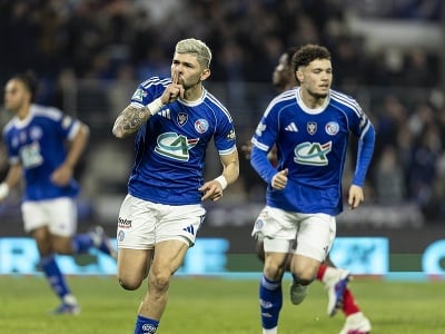 Julio Encisco oslavuje gól