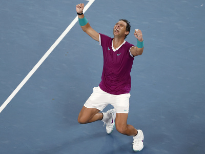Rafael Nadal oslavuje zisk titulu na Australian Open 