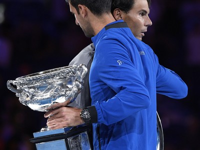 Rafael Nadal a Novak Djokovič so svojimi trofejami