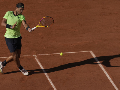 Rafael Nadal v zápase s Alexeiom Popyrinom