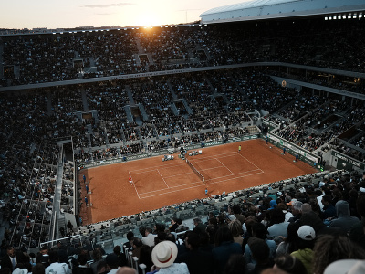 Fanúšikovia sledujú štvrťfinále medzi Novakom Djokovičom a Rafaelom Nadalom