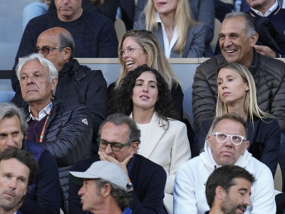 Rodina Rafaela Nadala sleduje zápas španielskej legendy so svetovou jednotkou Novakom Djokovičom