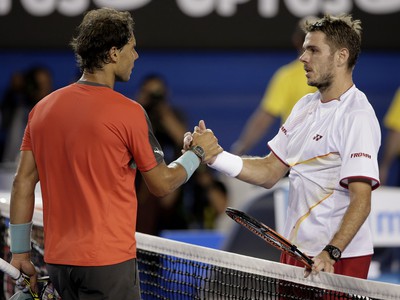 Stanislas Wawrinka a Rafael Nadal po skončení finálového súboja