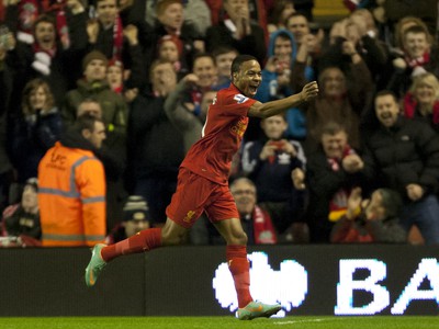Raheem Sterling a jeho radosť po presnom zásahu do siete Evertonu