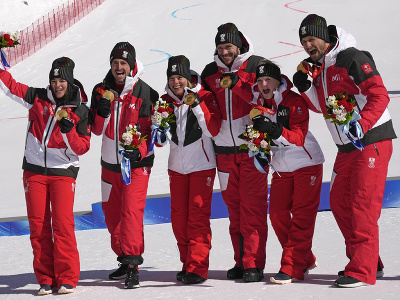 Reprezentanti Rakúska v alpskom lyžovaní sú novými olympijskými šampiónmi v súťaži tímov