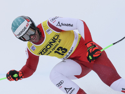 Rakúsky lyžiar Vincent Kriechmayr v cieli zjazdu vo Val Gardene