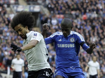 Ramires a Benoit Assou-Ekotto