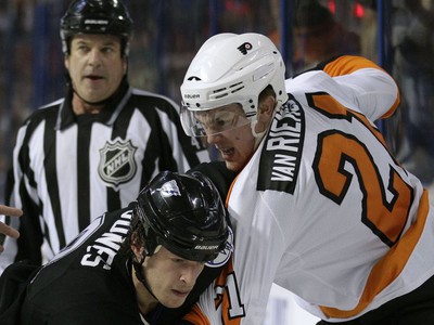 Randy Jones a James van Riemsdyk