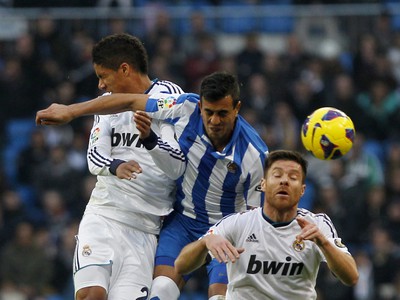 Xabi Alonso, Raphael Varane a Carlos Martinez