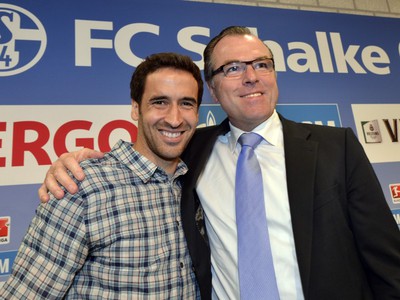 Raúl a prezident Schalke Clemens Tönnies