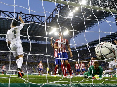 Sergio Ramos striela gól, ktorým poslal Real Madrid do vedenia 1:0