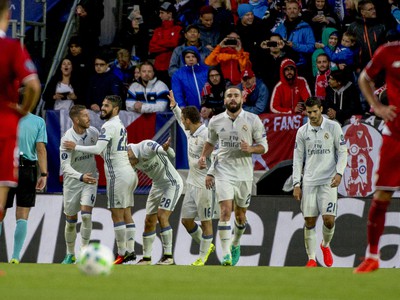 Radosť hráčov Realu Madrid v boji o Superpohár proti FC Sevilla