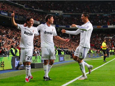 Mesut Özil, Xabi Alonso a Cristiano Ronaldo