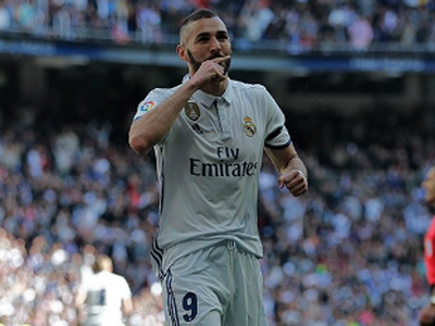 Karim Benzema oslavuje gól