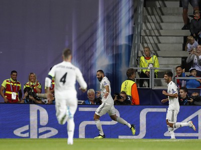 Karim Benzema a jeho gólové oslavy so spoluhráčmi