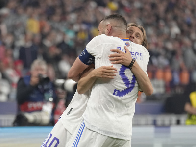 Karim Benzema a Luka Modrič oslavujú triumf v Lige majstrov