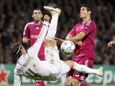 Real Madrid si po výhre nad Lyonom zabezpečil postup do ďalšej fázy Ligy majstrov