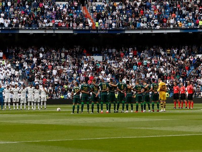 Minúta ticha za zosnulého Junqueru, za Real Madrid hrával v rokoch 1966 - 1975