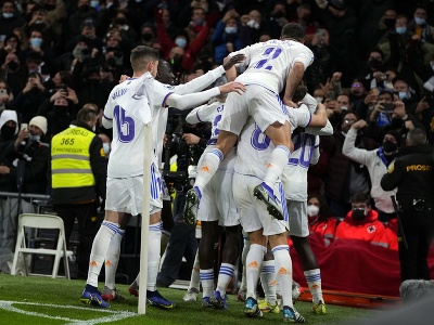 Futbalisti Realu Madrid pri oslave gólu