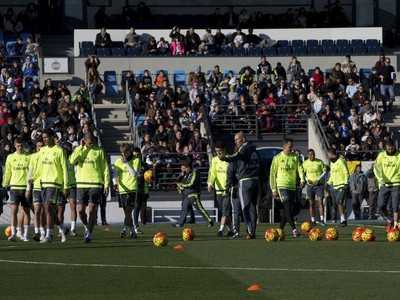 Prvý tréning A-mužstva Realu Madrid pod vedením Zinedineho Zidana.