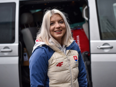 Slovenská reprezentantka v zjazdovom lyžovaní Rebeka Jančová pred odchodom členov slovenskej výpravy na XXIV. zimné olympijské hry v Pekingu