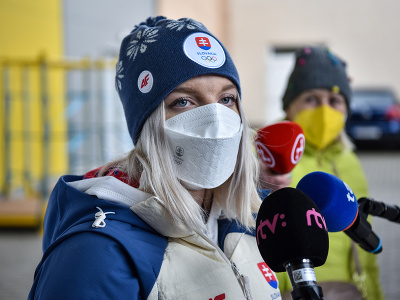 Slovenská reprezentantka v zjazdovom lyžovaní Rebeka Jančová počas tlačového brífingu pred odchodom členov slovenskej výpravy na XXIV. zimné olympijské hry v Pekingu