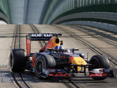 Monopost F1 tímu Red Bull Racing na Starom Moste.