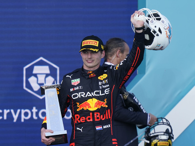 Holanďan Max Verstappen z tímu Red Bull triumfoval na premiérovej Veľkej cene Miami. 