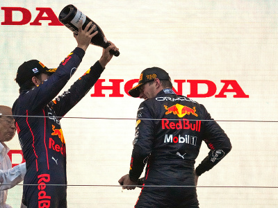 Piloti Red Bullu - Sergio Pérez a majster sveta Max Verstappen