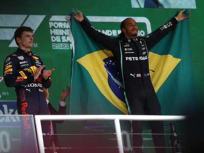 Lewis Hamilton a Max Verstappen po Veľkej cene Brazílie 2021