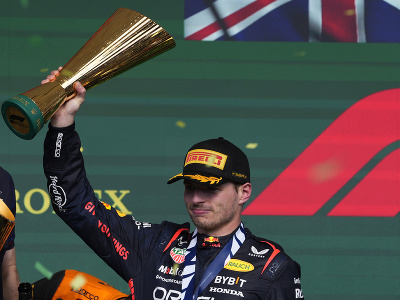 Max Verstappen a jeho víťazné oslavy po triumfe na Veľkej cene Brazílie