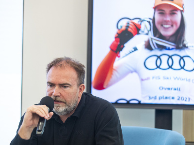 Na snímke manažér slovenskej lyžiarky Petry Vlhovej Richard Galovič počas tlačovej konferencie Zväzu slovenského lyžovania 
