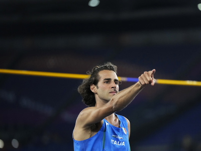 Gianmarco Tamberi oslavuje zisk titulu na ME v atletike